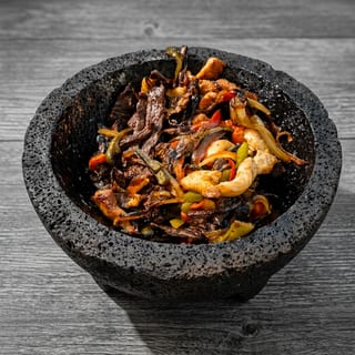 Molcajete Mar y Tierra